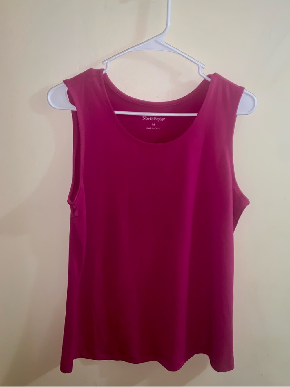 NorthStyle Women's Deep Pink Sleeveless Tank Top